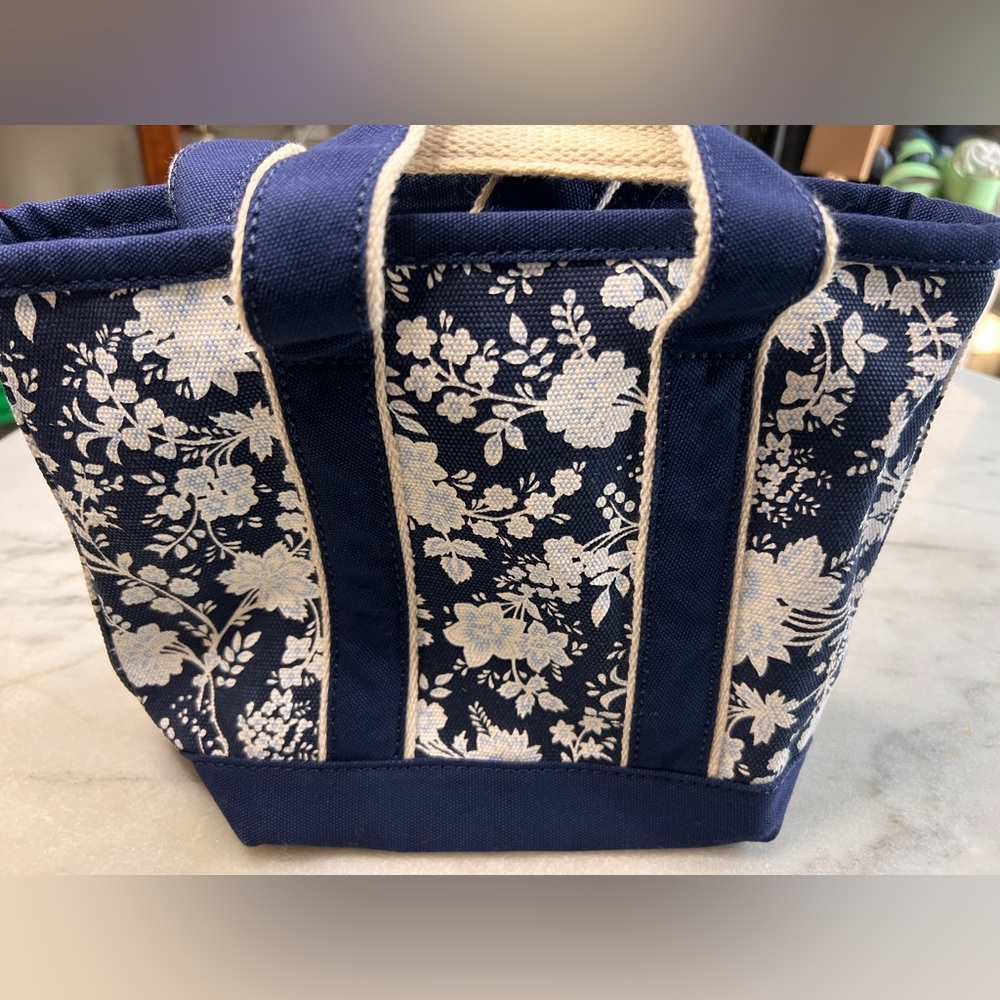 Lands’ End Mini Canvas Tote Bag White and Navy Blue Floral with Zip Close - Picture 2 of 8